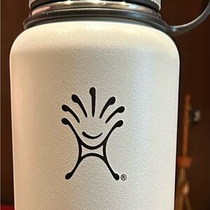 Brand new never used 40oz Hydro Flask